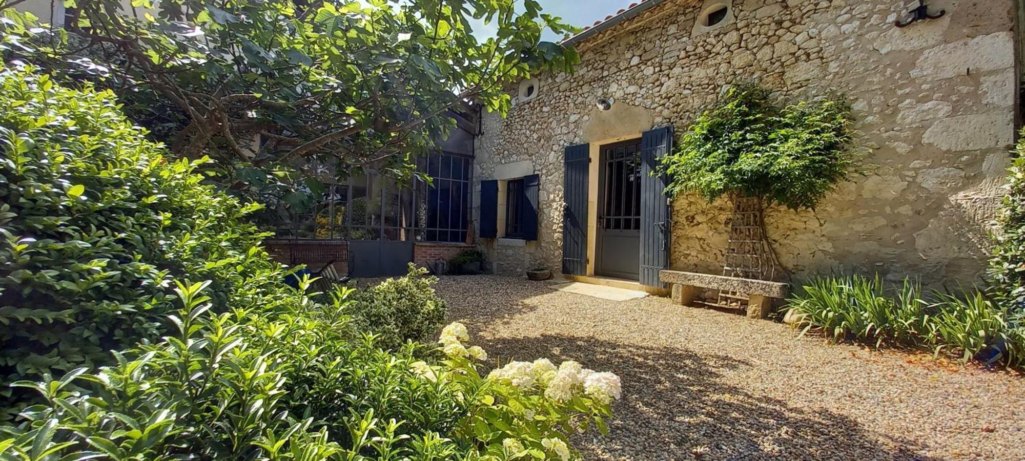 Entre-Vignes-Et-Bastides Hotel Montcaret Exterior foto